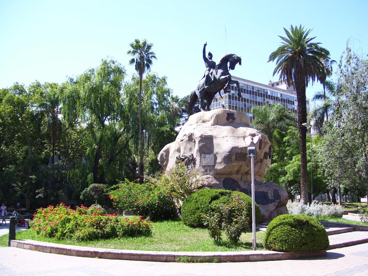 Hotel Zamora Мендоса Экстерьер фото